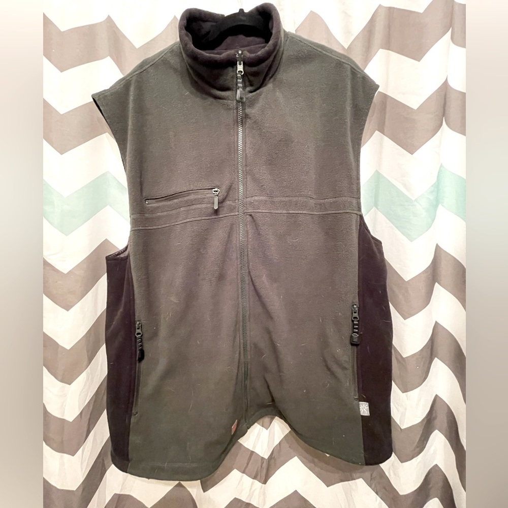 Outer Boundary vest